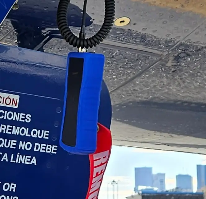 streamer on gateway on plane